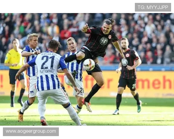 法甲联赛历史上的经典扑救盘点与技术分析 法甲联赛历史上的经典扑救盘点与技术分析