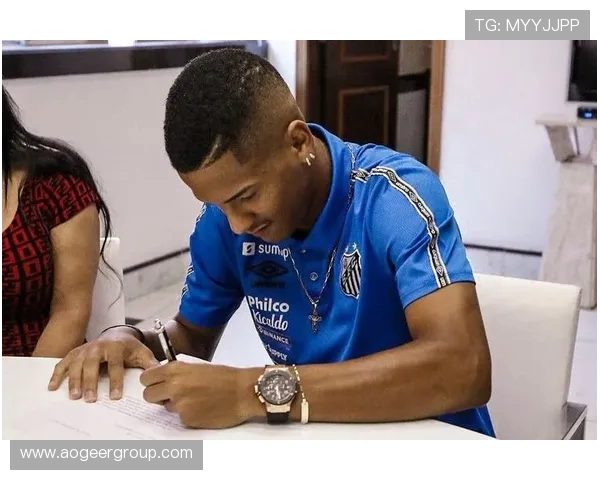 桑托斯续约后给父母打电话假装严肃引发误会以为未婚妻怀孕了